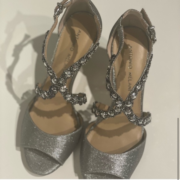 Dark Silver Antonio Melani Jamme Heels size 7 - Picture 4 of 11